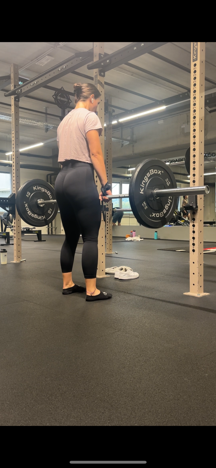 Aktivacija zadnjice pred težkimi dvigi: Ali je res potrebna?